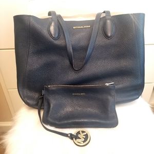 Michael Kors Travel Tote & matching Pouch